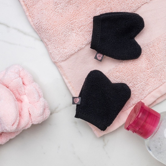 Eye Make Up Remover - No Soap Required - Pack of Two - Picture 5 of 8